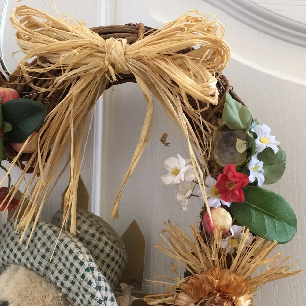 Nwt Heart-Shaped “Welcome” Wreath w/Waving bear